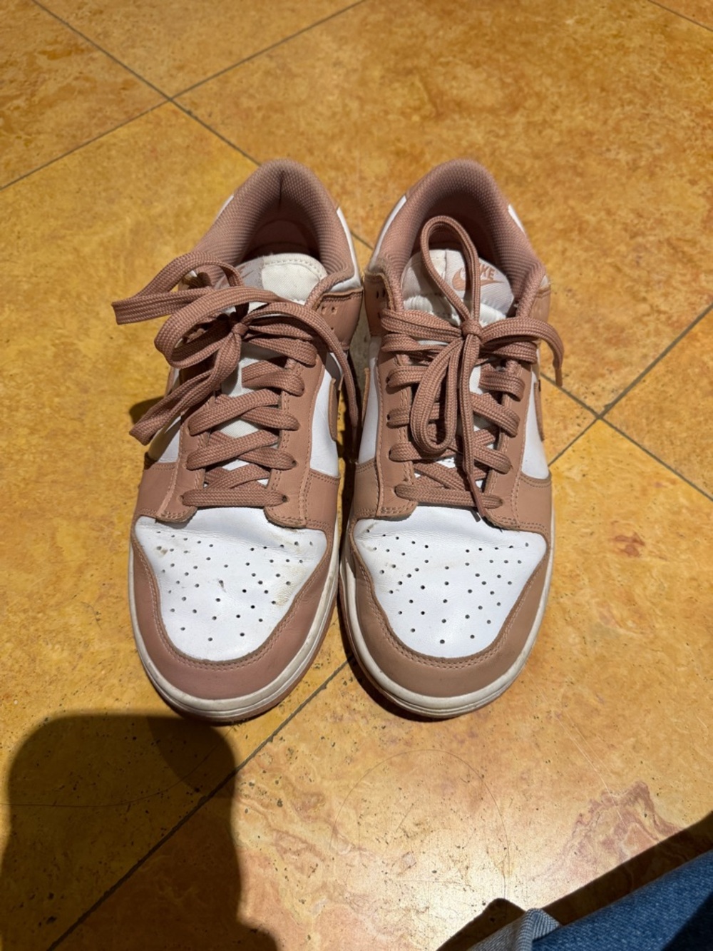 Nike womens Low-Top Sneakers in Light Pink and Tan